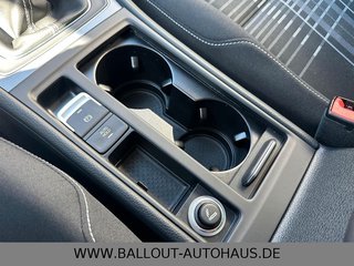 Volkswagen Golf VII Lim. Lounge*1.HAND*KLIMA*AHK*TEMP*EURO6 - bilder 18