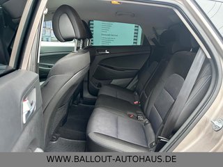 Hyundai TUCSON 2WD*1.HAND*KLIMA*NAVI*TEMP*KAMERA*SHZ*EU6 - bilder 4