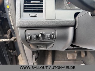 Volvo XC 60 Momentum AWD*PANO*KLIMA*NAVI*AHK* - bilder 3