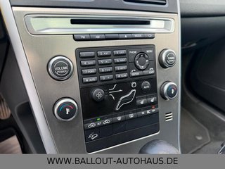 Volvo XC 60 Momentum AWD*PANO*KLIMA*NAVI*AHK* - bilder 17