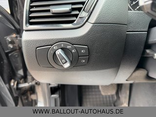 BMW X1 18 d xDrive*KLIMA*NAVI*LEDER*BI-XENON*TEMPO* - bilder 1