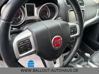 Fiat Freemont Black AWD*7-SITZER*KLIMA*CAM*AHK*TEMP* - bilder 1