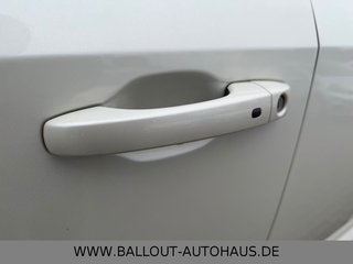 Fiat Freemont Black AWD*7-SITZER*KLIMA*CAM*AHK*TEMP* - bilder 18