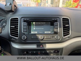 Volkswagen Sharan*2.HAND*PANO*KLIMA*XENON*7SITZER*TEMPO* - bilder 27