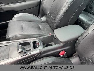 Citroën C4 Lim. Exclusive*1.HAND*PANO*XENON*MASSAGE*TEMP - bilder 4