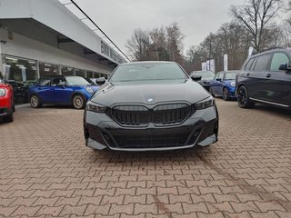 2026 BMW 540i xDrive - photo 2