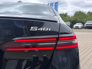 2027 BMW 540i xDrive - photo 1