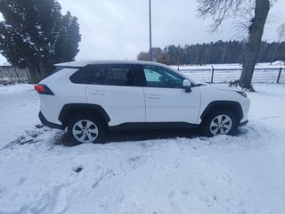 2023 Toyota RAV4 LE AWD - photo 3