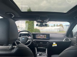 2025 BMW 330i xDrive Sedan - photo 1