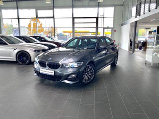 BMW 320 Year-old for sale