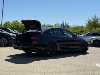 2027 BMW M5 Sedan - photo 3