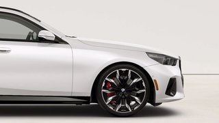 2027 BMW 540i xDrive - photo 4