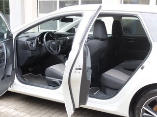 Toyota Auris Touring Sports Hybrid - фото 12