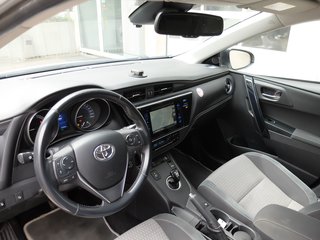 Toyota Auris Touring Sports Hybrid - фото 11