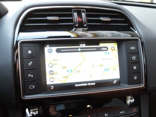 Jaguar F-Pace 30d Prestige AWD Leder Panorama - bilder 14