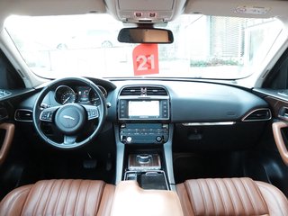 Jaguar F-Pace 30d Prestige AWD Leder Panorama - bilder 16