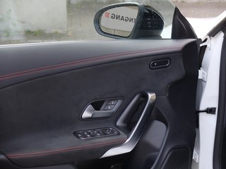 Mercedes-Benz CLA 180 AMG Line Automatik Panorama AHK - фото 9