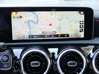 Mercedes-Benz CLA 180 AMG Line Automatik Panorama AHK - фото 8