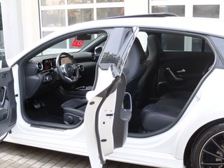 Mercedes-Benz CLA 180 AMG Line Automatik Panorama AHK - фото 13