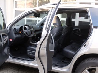 Toyota RAV 4 2.2 D4-D Travel Automatik TOYOTA Scheckheft - фото 14