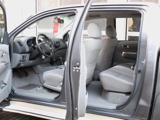 Toyota Hilux 3.0 TD Double Cab Life 4x4 1.Hand - фото 13