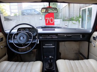 Mercedes-Benz W 114/115 Strich-Acht nur 3 Vorhalter - фото 12