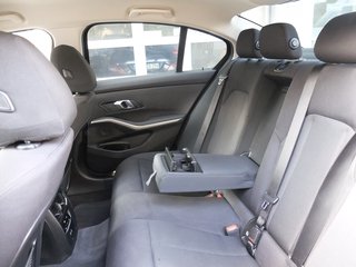 BMW 318 d Advantage Automatik - фото 12
