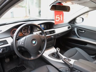 BMW 318 d Leder Navi AHK nur 49 Tkm - foto 11