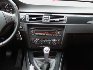 BMW 318i Leder aus 1.Hand nur 31 Tkm - photo 14