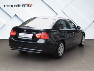 BMW 318i Leder aus 1.Hand nur 31 Tkm - photo 2