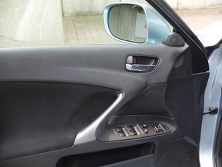 Lexus IS 220d Limited aus 1.Hand - фото 10