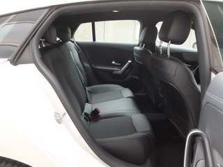 Mercedes-Benz CLA 180 SB Automatik LED Widescreen - фото 8