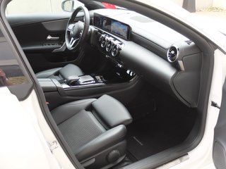 Mercedes-Benz CLA 180 SB Automatik LED Widescreen - фото 7