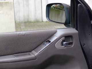 Nissan Navara Pickup King Cab SE 4X4 - фото 8