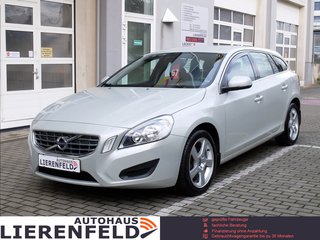 Volvo V60 Kombi Momentum Navi r Scheckheft - photo 1