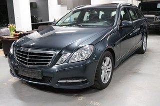 Mercedes-Benz E 300 T CDI *7G-Tronic*2. Hd*MB Scheckh.*  MB Scheckheft Glasdach Top Zustand - photo 1
