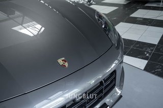 Porsche Cayenne Turbo PANO + APPROVED + STANDHEIZUNG +AHK + SPORT DESIGN - bilder 17