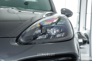 Porsche Cayenne Turbo PANO + APPROVED + STANDHEIZUNG +AHK + SPORT DESIGN - bilder 18