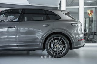 Porsche Cayenne Turbo PANO + APPROVED + STANDHEIZUNG +AHK + SPORT DESIGN - bilder 22