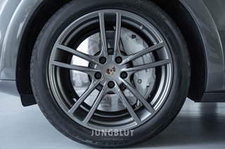 Porsche Cayenne Turbo PANO + APPROVED + STANDHEIZUNG +AHK + SPORT DESIGN - bilder 28