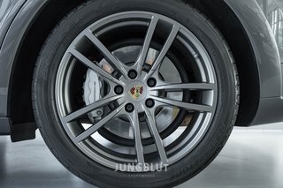Porsche Cayenne Turbo PANO + APPROVED + STANDHEIZUNG +AHK + SPORT DESIGN - bilder 29