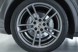 Porsche Cayenne Turbo PANO + APPROVED + STANDHEIZUNG +AHK + SPORT DESIGN - bilder 30