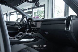 Porsche Cayenne Turbo PANO + APPROVED + STANDHEIZUNG +AHK + SPORT DESIGN - bilder 51