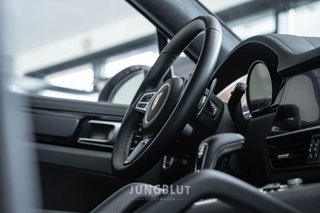 Porsche Cayenne Turbo PANO + APPROVED + STANDHEIZUNG +AHK + SPORT DESIGN - bilder 52