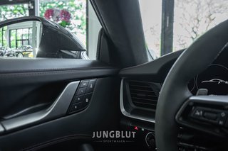 Porsche 992 Turbo Coupé + Glasdach + Carbon + Sport Design + Aventuringrün - foto 46