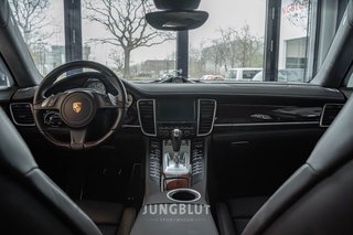 Porsche Panamera Turbo Executive + 1. Hand + 23.500KM! - foto 34