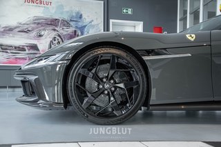 Ferrari 12 Cilindri Spider + CARBON + NEW - foto 10