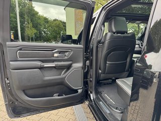 Dodge RAM 1500 5.7 V8 Crew Cab Laramie Night Longbed - bilder 24