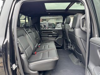 Dodge RAM 1500 5.7 V8 Crew Cab Laramie Night Longbed - bilder 27