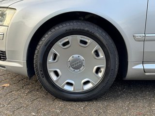 Audi A8 4.2 quattro - foto 12